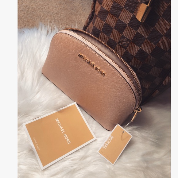 ✨SOLD✨[michael kors] pouch - Picture 8 of 8